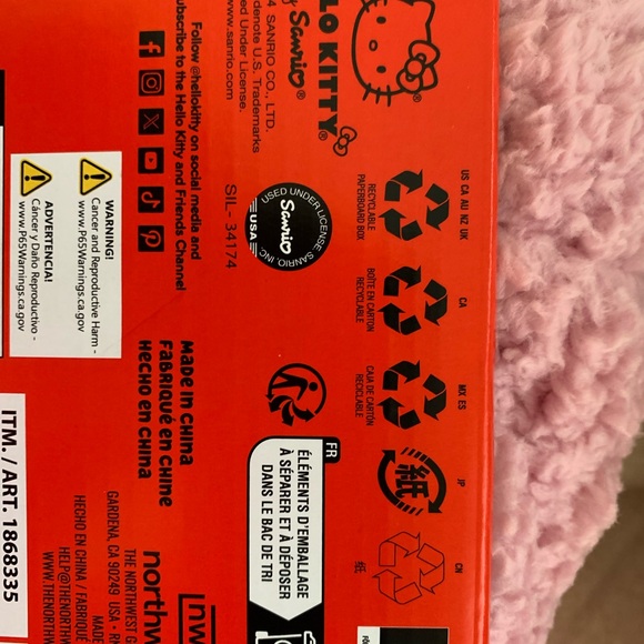 🎀Hello Kitty Robe ladie’s pink soft sherpa lounge robe BRAND NEW - Picture 8 of 8